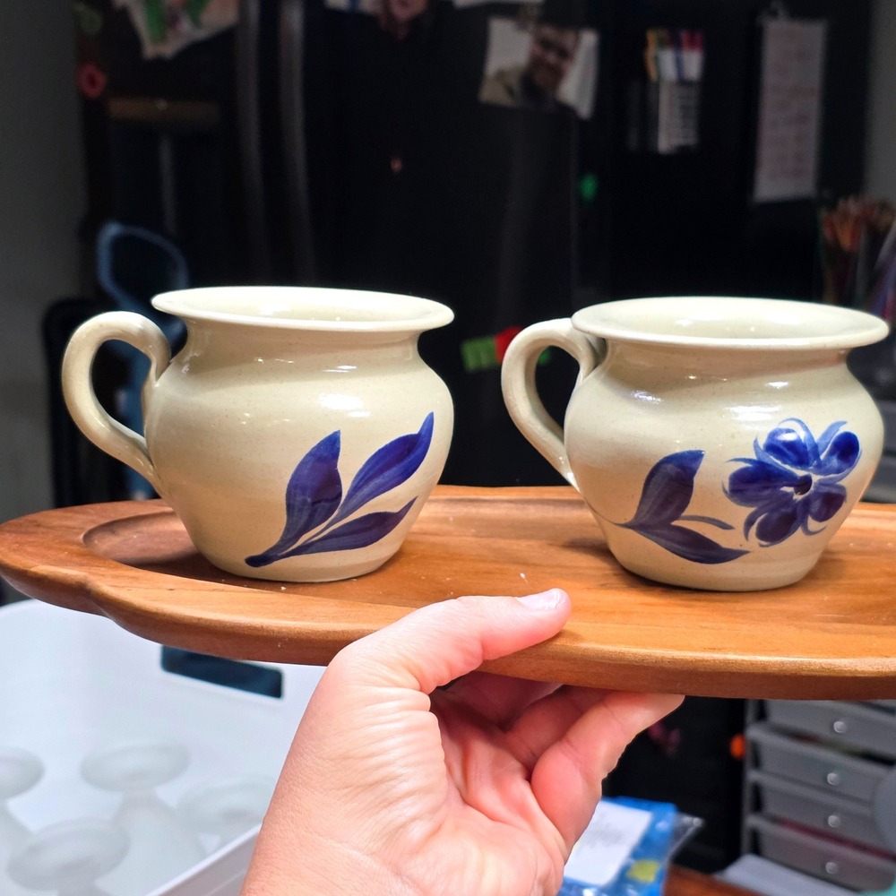 Williamsburg Pottery Factory 2000 Salt Glazed Stoneware Mugs Blue Floral Set 2